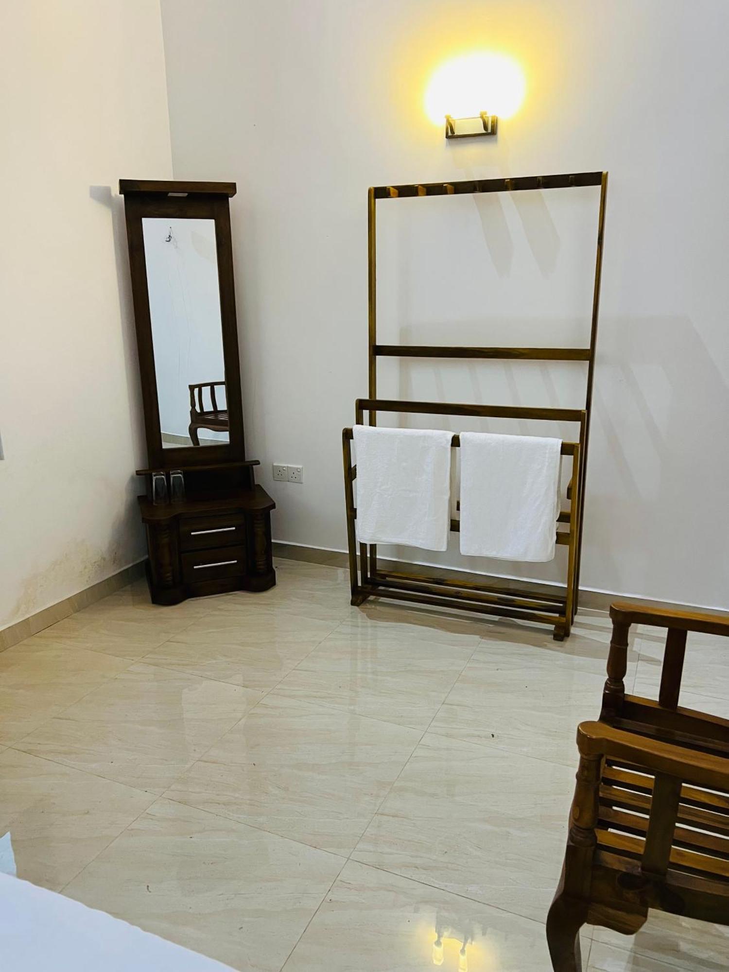 Ahasna Airport Villa Νεγκόμπο Εξωτερικό φωτογραφία